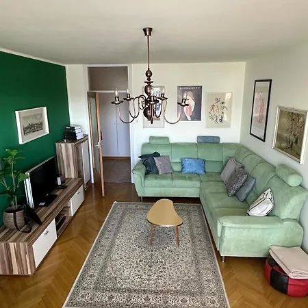 Center With A Castle View, Parking