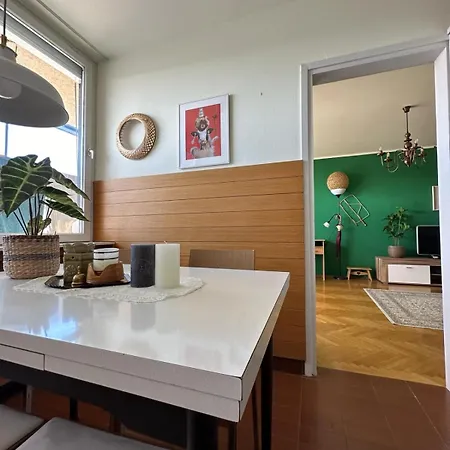 Center With A Castle View, Parking 아파트 류블랴나