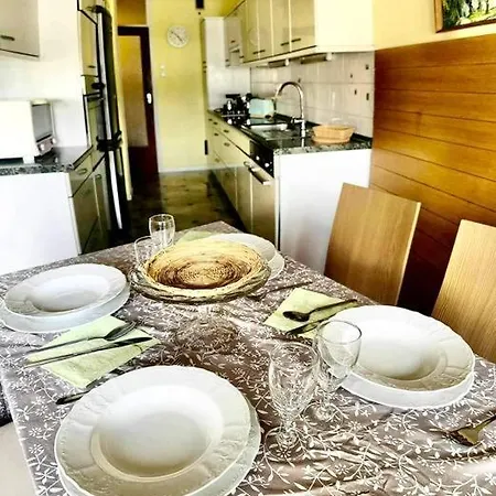 Center With A Castle View, Parking Ljubljana