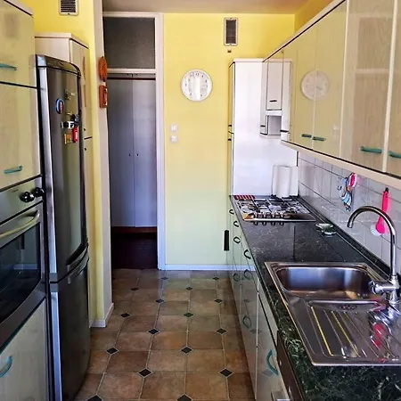 Apartment Center With A Castle View, Parking *