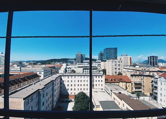 Center With A Castle View, Parking * 류블랴나