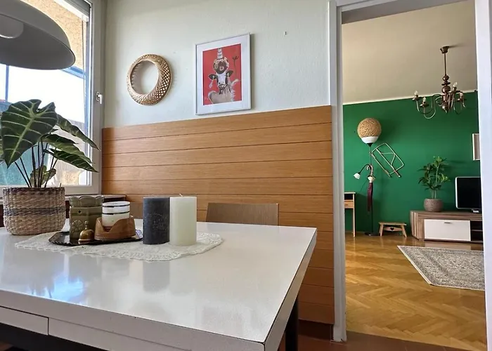 Center With A Castle View, Parking 아파트 류블랴나