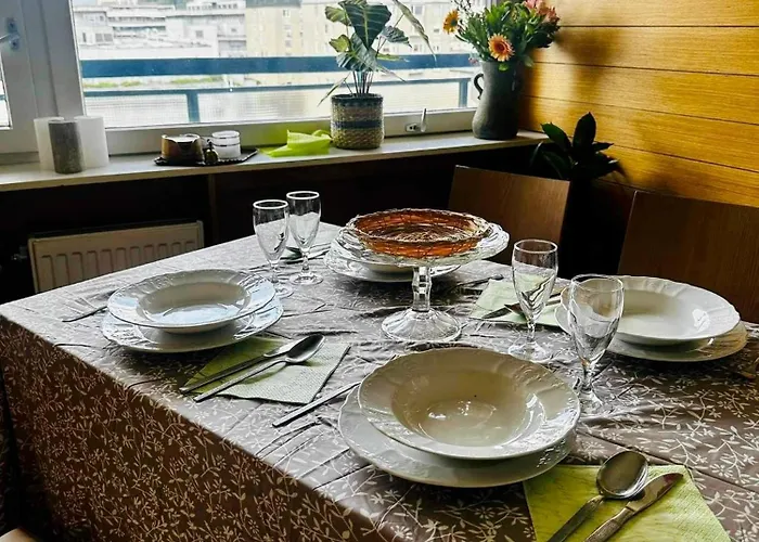 Center With A Castle View, Parking 류블랴나